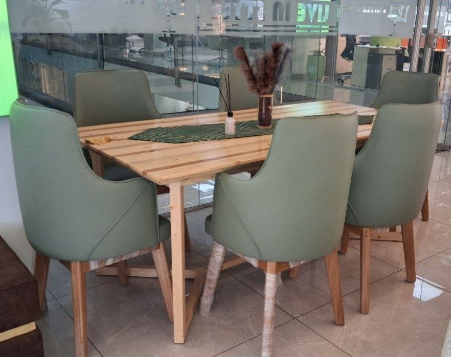 Solid Dining Set